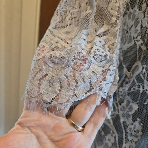 Sheer gray lace long sleeved dress by Cloe szM no designer tags - Picture 3 of 9